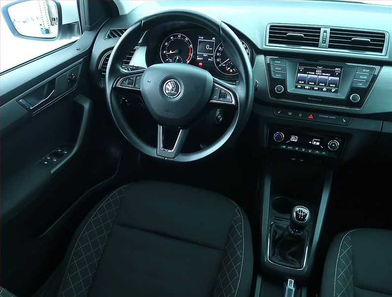 Škoda Fabia (2015) 1.2 TSI, Tempomat - fotka 7 z 17
