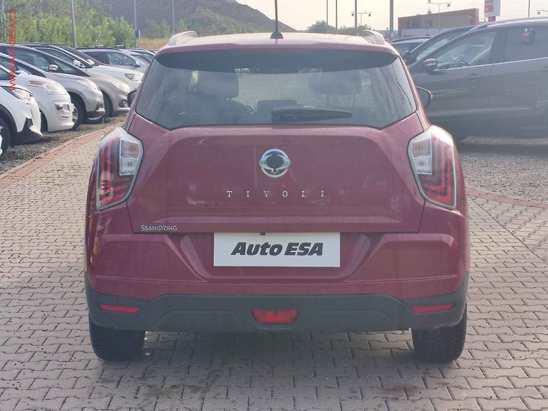 SsangYong Tivoli (2020) 1.5 TGDi, Kamera - fotka 5 z 18