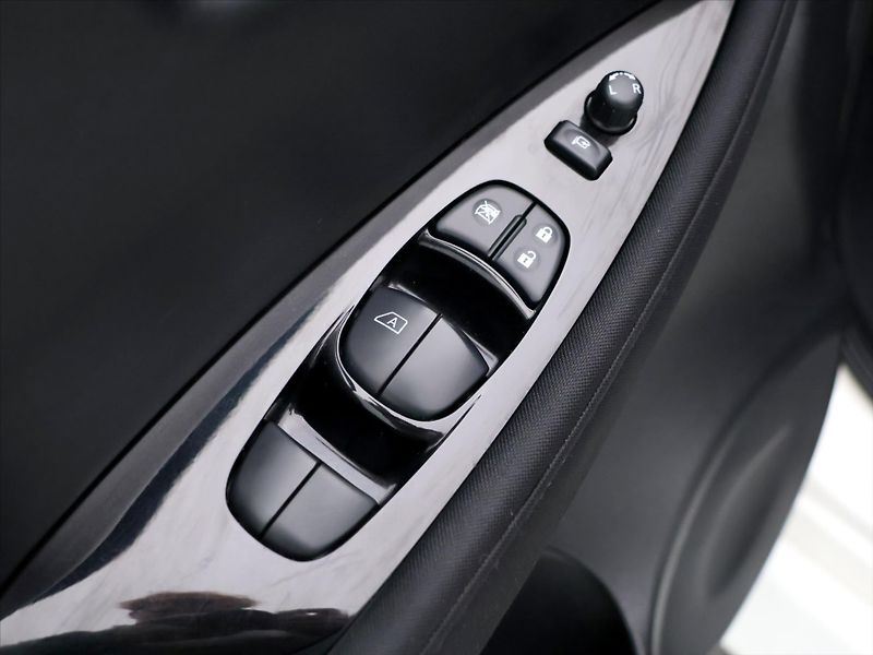 Nissan Leaf 110kW N-Connecta 40kWh - fotka 14 z 32