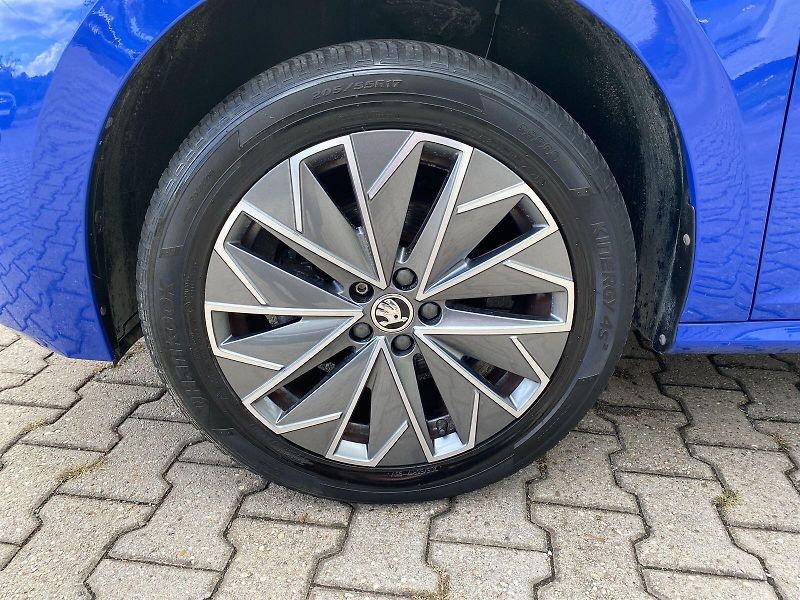 Škoda Kamiq (2022) 1.0 TSI Ambition - fotka 24 z 28