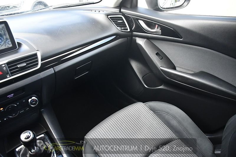 Mazda 3 2.0 SkyActiv-G120  - fotka 24 z 47