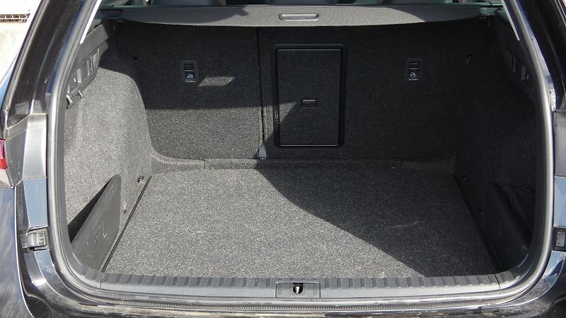 Škoda Octavia Combi 2,0 TDI Style DSG 110 kW - fotka 20 z 23