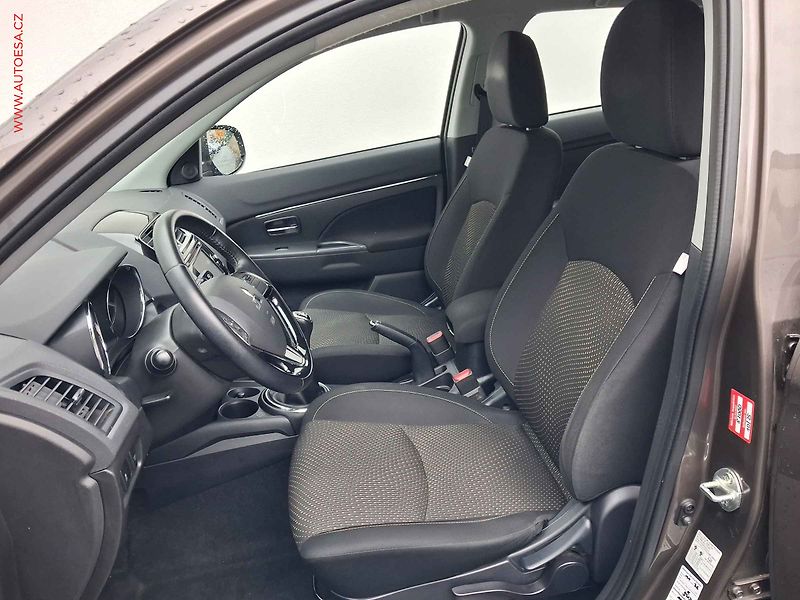 Mitsubishi ASX (2015) 1.6 MIVEC, Kamera, +kola - fotka 9 z 16