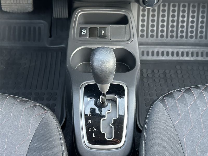 Mitsubishi Space Star 1,2 71PS  Invite A/T - fotka 27 z 53