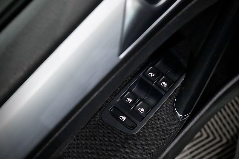Volkswagen Golf 7 Variant 1.4 TSI 90 kW - fotka 34 z 37