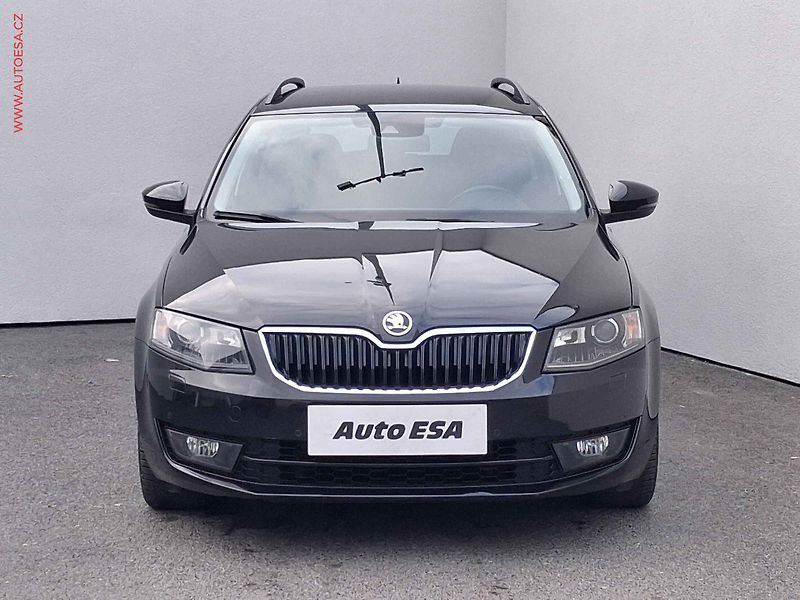 Škoda Octavia (2015) 1.6 TDi, Sport, DSG - fotka 2 z 17