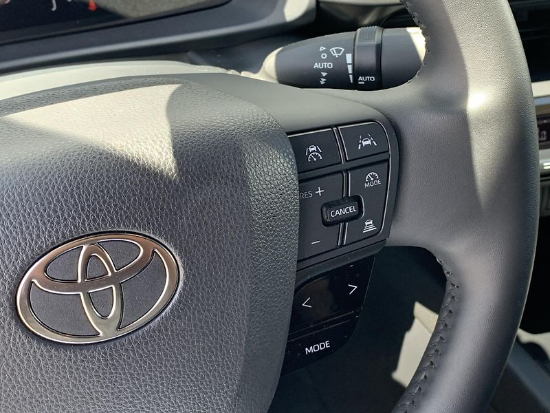Toyota C-HR STYLE 1,8 HYBRID 90kW - fotka 16 z 32