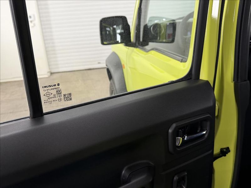 Suzuki Jimny 1,5 75 KW GLX REZERVACE!!! - fotka 22 z 30