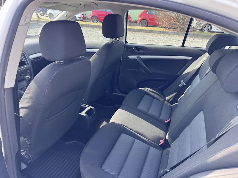 Škoda Octavia II 1.9 TDI,77 kW, 1.Majitel,ČR - fotka 13 z 30