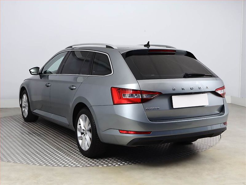 Škoda Superb (2019) Ambition Plus 2.0 TDI, Automat - fotka 4 z 20