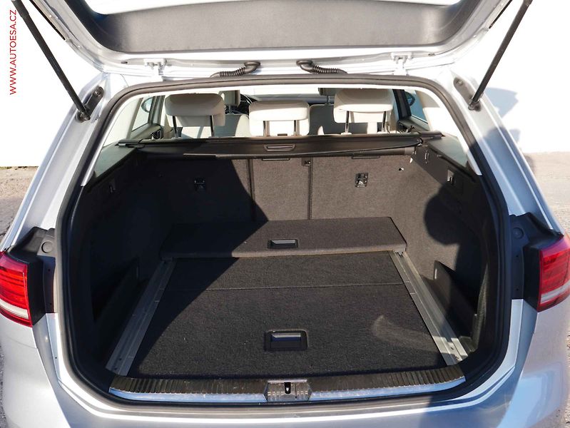 Volkswagen Passat (2018) 2.0 TDi, Comfortline, navi - fotka 7 z 19