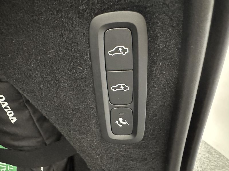 Volvo XC90 B5 AWD ULTIMATE AUT  - fotka 26 z 57
