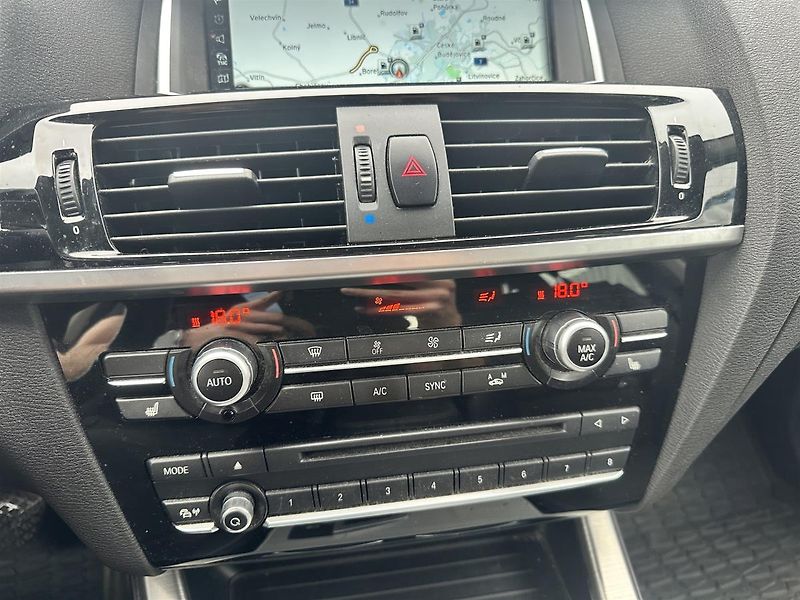 BMW X3 xDrive20d - fotka 9 z 13