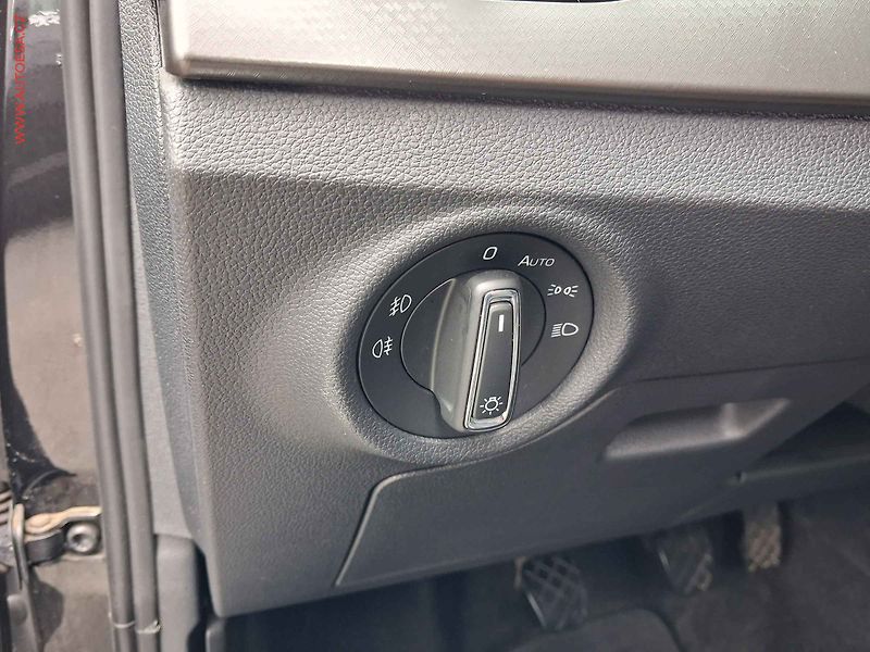 Škoda Kamiq (2021) 1.0 TSi, Clever, LED, navi - fotka 15 z 18