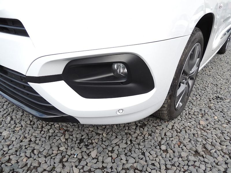 Toyota ProAce City Verso (2023) 1.2T,81kw,Family,7míst,1maj.ČR - fotka 12 z 76
