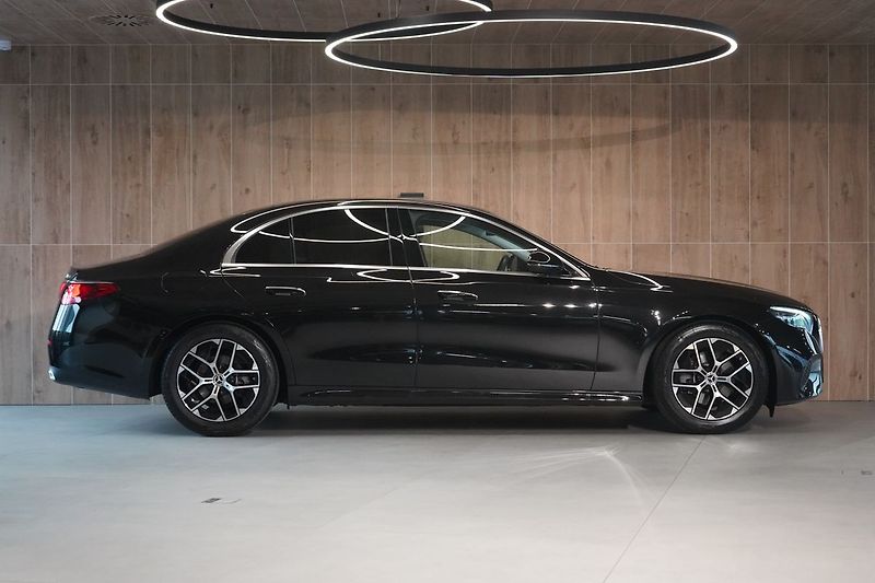 Mercedes-Benz Třídy E 220d 4MATIC, KEYLESS,DISTRONIC - fotka 6 z 43