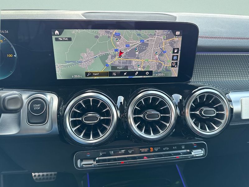 Mercedes-Benz EQB 300 4MATIC - fotka 17 z 21