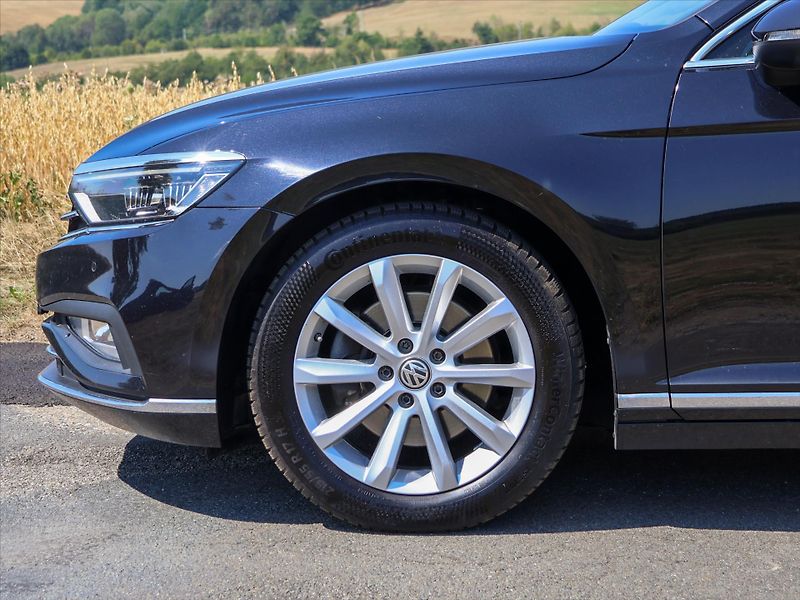 Volkswagen Passat 2,0 TDI 110kW DSG Elegance - fotka 32 z 39