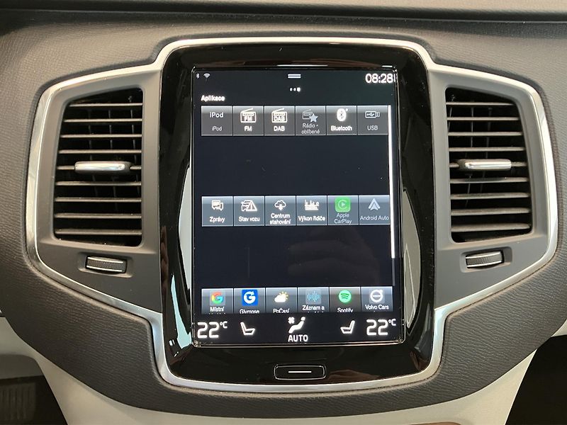 Volvo XC90 B5 AWD Momentum AT8 - fotka 33 z 43