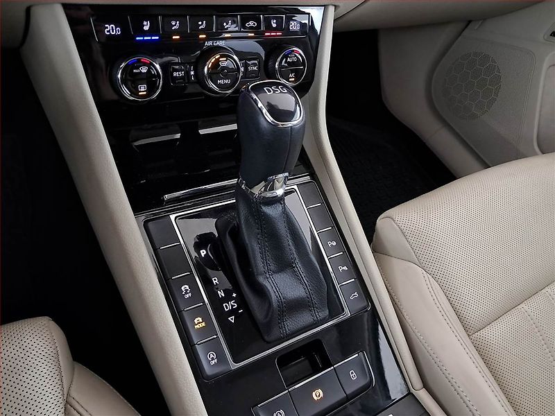 Škoda Superb (2017) Laurin&Klement 2.0 TDI - fotka 21 z 26