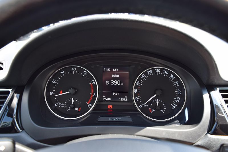 Škoda Rapid (2016) 1.2TSI 81kw STYLE XEN NAVI PAN - fotka 29 z 45