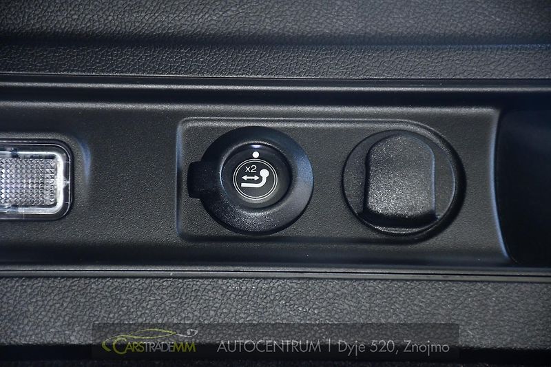 Alfa Romeo Stelvio 2,2D 154kW VELOCE AT8-Q4  - fotka 46 z 53