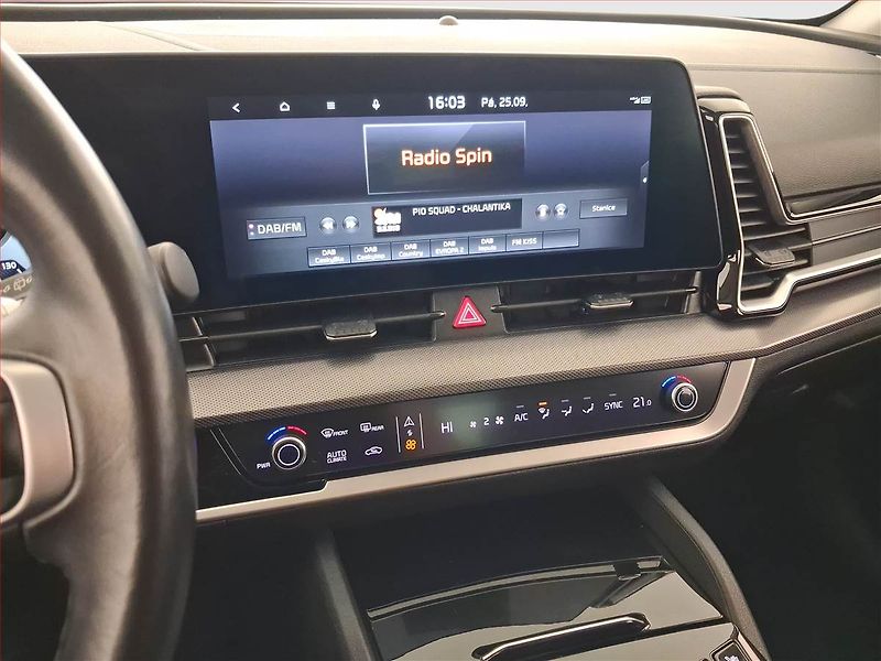 Kia Sportage (2023) 1.6 T-GDI MHEV - fotka 12 z 22