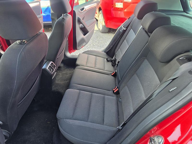 Volkswagen Golf 1.2 TSI  - fotka 8 z 26