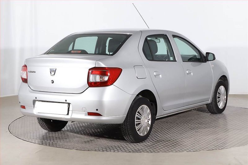 Dacia Logan (2016) 1.2 16V, Park. senzory - fotka 5 z 16