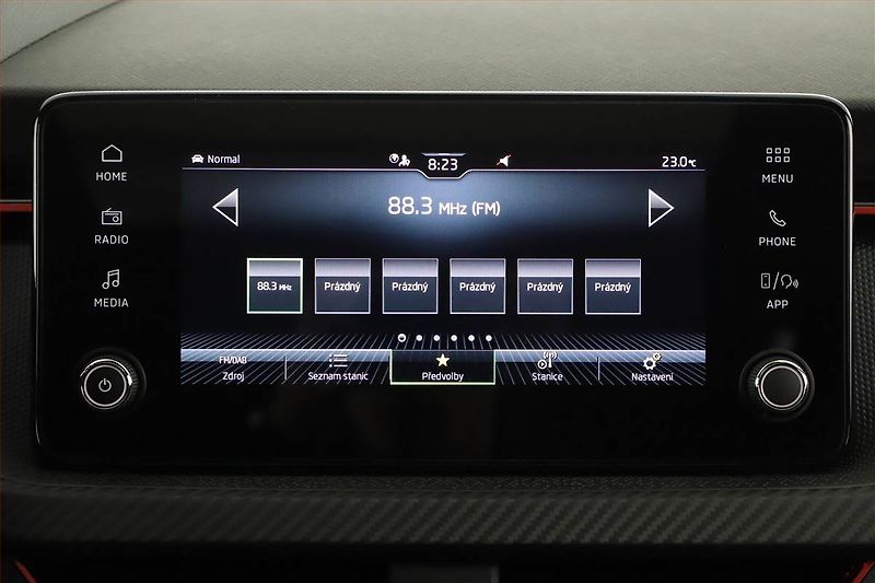 Škoda Kamiq (2025) 1.0 TSI, Monte Carlo - fotka 13 z 20