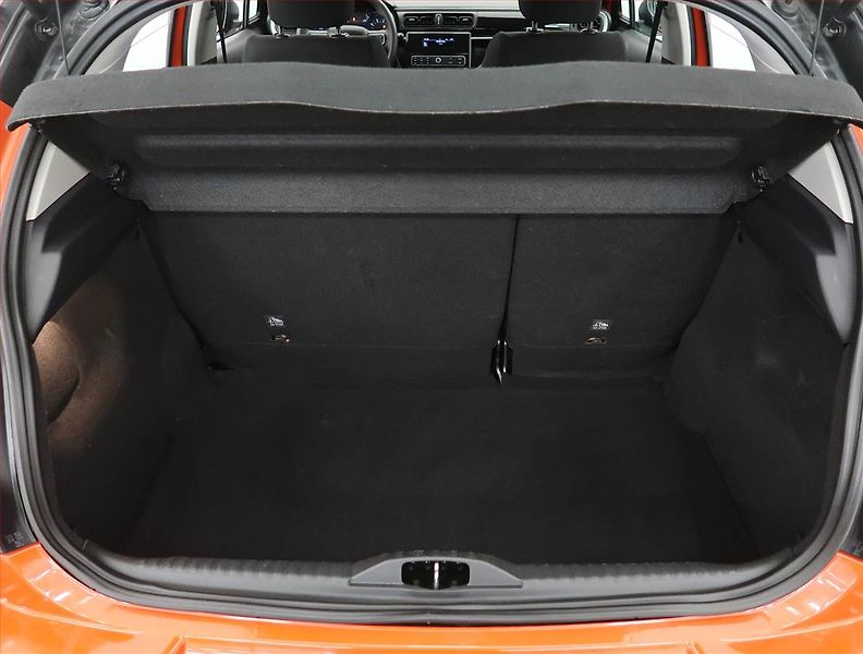 Citroën C3 (2017) Feel 1.2 PureTech, Tempomat - fotka 13 z 19
