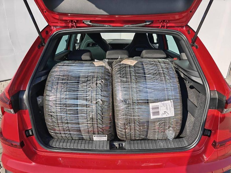 Škoda Kamiq Monte Carlo 7DSG  1,5TSI - fotka 22 z 22