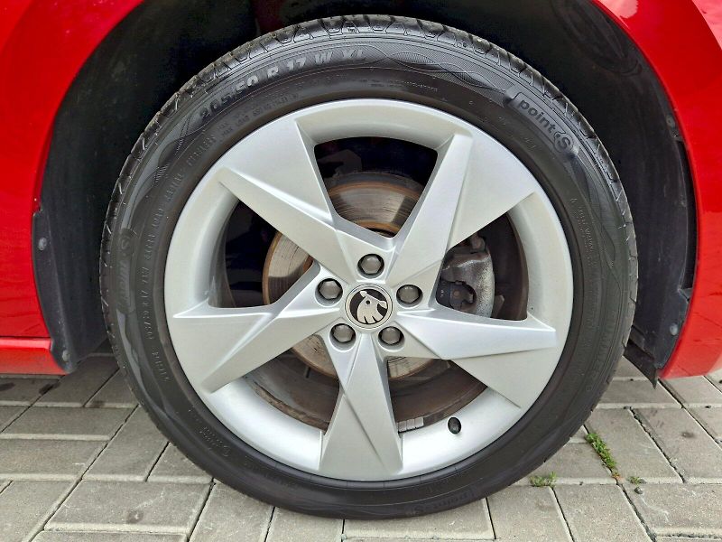 Škoda Scala (2020) Style DSG 1,5TSi 110kW - fotka 28 z 32
