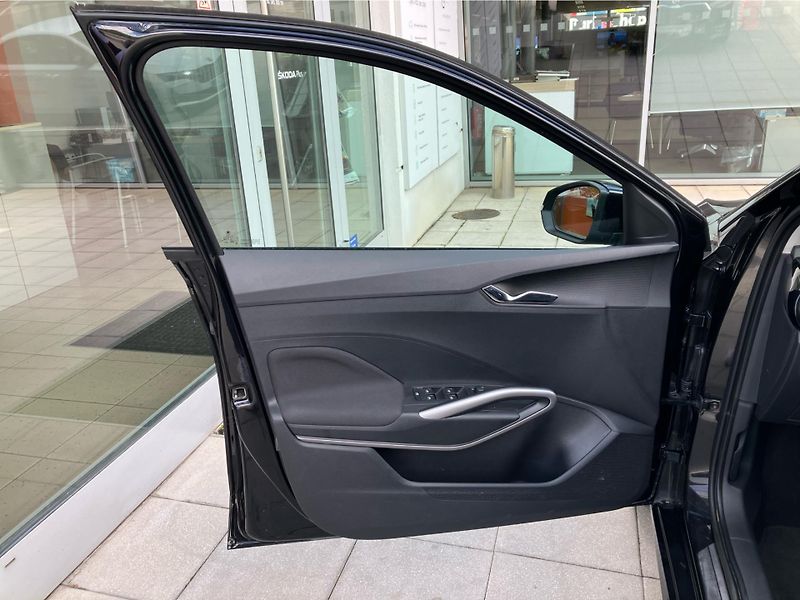 Škoda Fabia 1.0 TSI 85 kW Top Selection DS - fotka 23 z 29