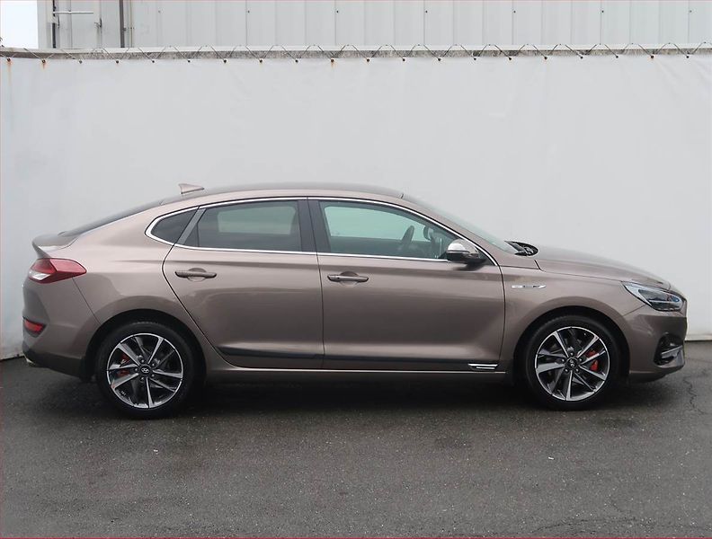 Hyundai i30 (2021) 1.6 CRDi MHEV, Serv.kniha - fotka 6 z 21