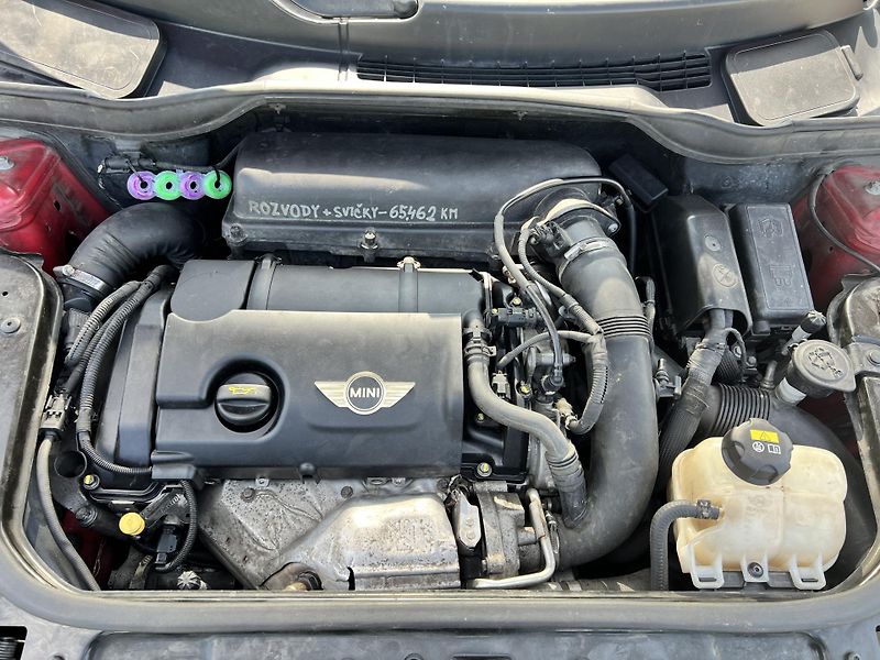 Mini Countryman Cooper S 140kw 4x4 AUTOMAT ČR - fotka 33 z 39