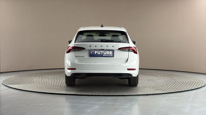 Škoda Octavia 2.0 TDI DSG Style Combi - fotka 5 z 29