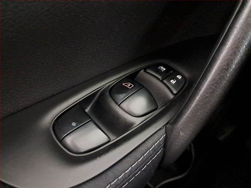 Nissan Qashqai (2015) 1.2 DIG-T, Tempomat - fotka 16 z 17