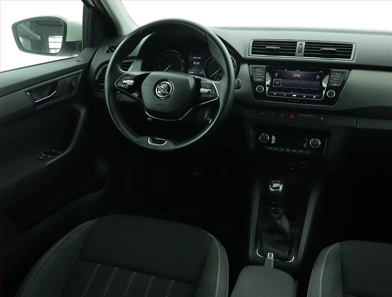 Škoda Fabia (2021) Style 1.0 TSI, ČR,1.maj - fotka 7 z 15