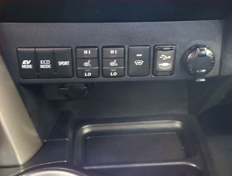 Toyota RAV4 (2018) Executive 2.5 Hybrid - fotka 20 z 24