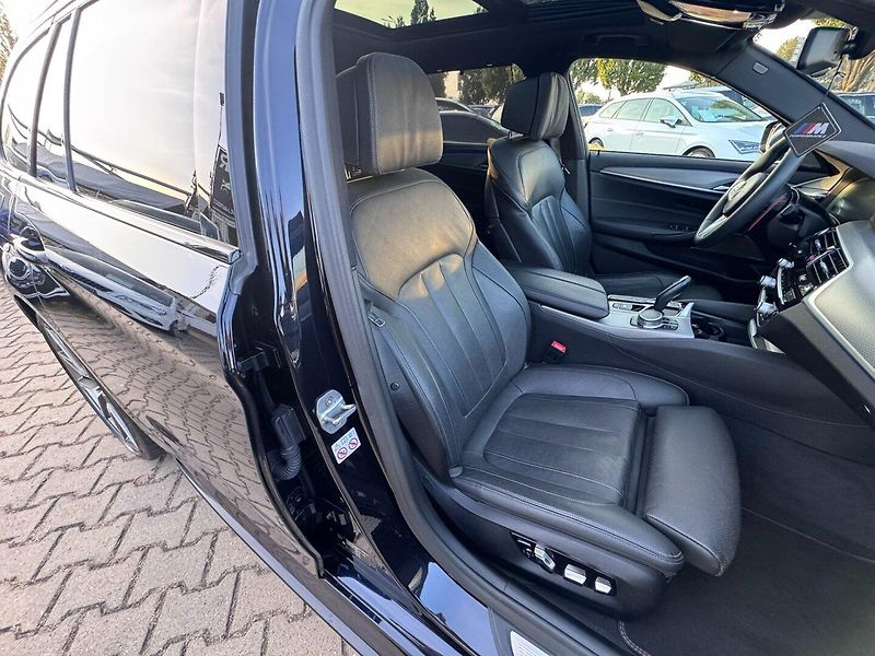 BMW Řada 5 (2018) 540i G31 3,0 250KW MPACKET 4X4 - fotka 41 z 50