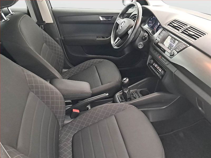 Škoda Fabia (2018) Style 1.0 TSI, Serv.kniha - fotka 9 z 16