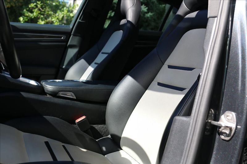 Porsche Panamera 2,9 343KW, DPH, ČR,4 E-HYBRID - fotka 25 z 77