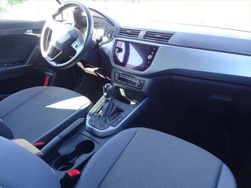 Seat Arona 1,0 TSi 70 kw - fotka 15 z 36
