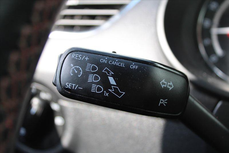 Škoda Octavia RS 2.0 TDI 135kW XENONY ČR - fotka 19 z 26