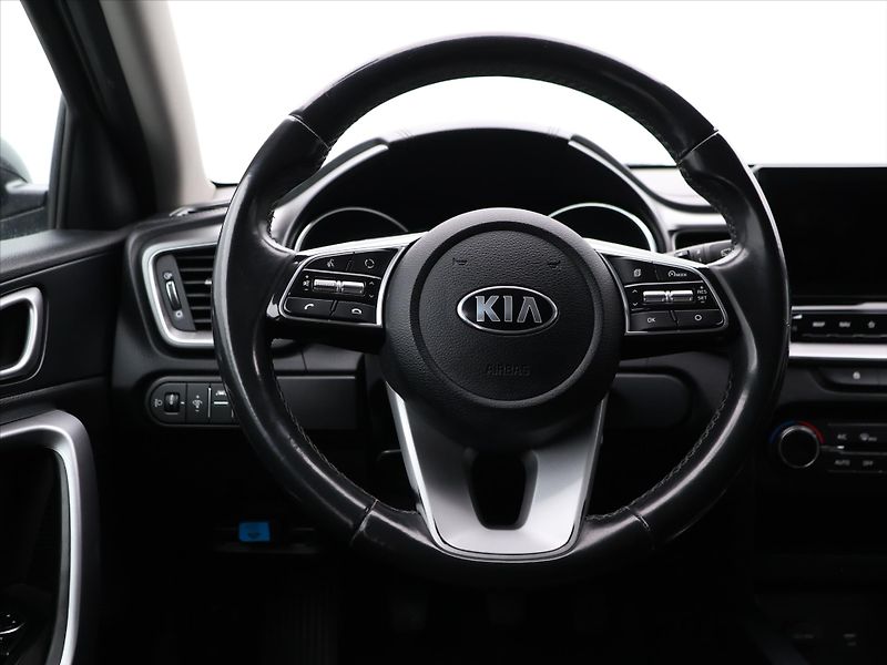 Kia Ceed 1,4 T-GDI Fresh CZ - fotka 13 z 27