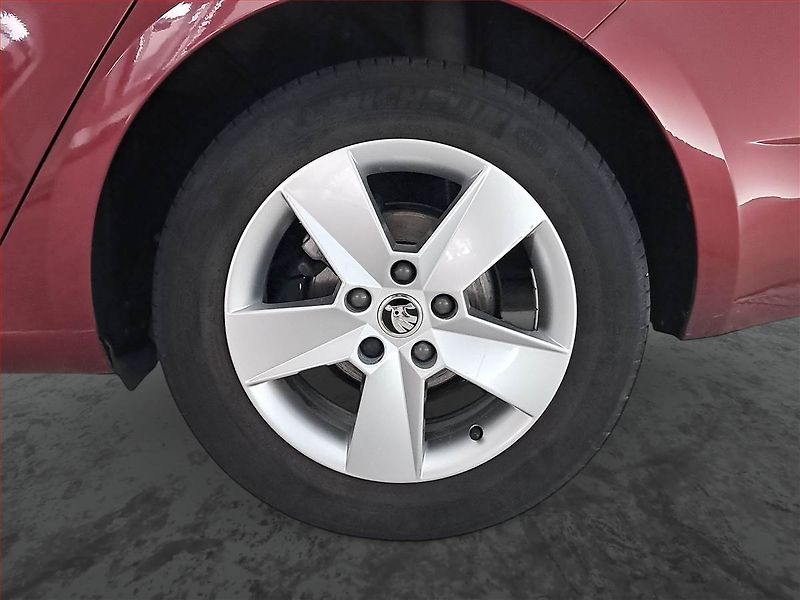 Škoda Octavia (2016) 1.4 TSI, Automat, Bi-Xenony - fotka 15 z 18