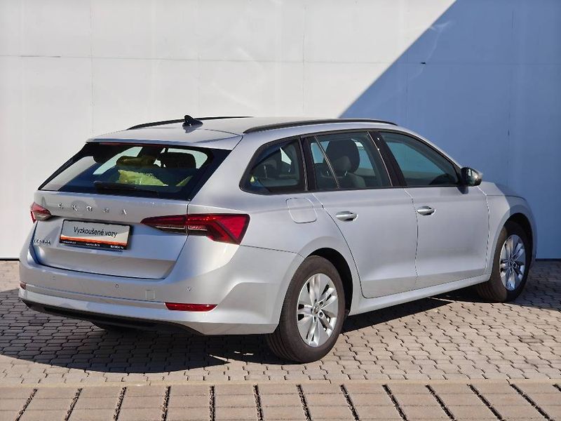 Škoda Octavia Ambition 6MP 2,0TDI - fotka 2 z 21
