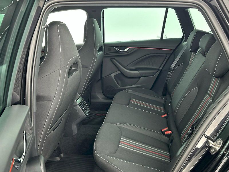 Škoda Kamiq (2025) DSG 1.5TSI 110kW Monte Carlo - fotka 8 z 33