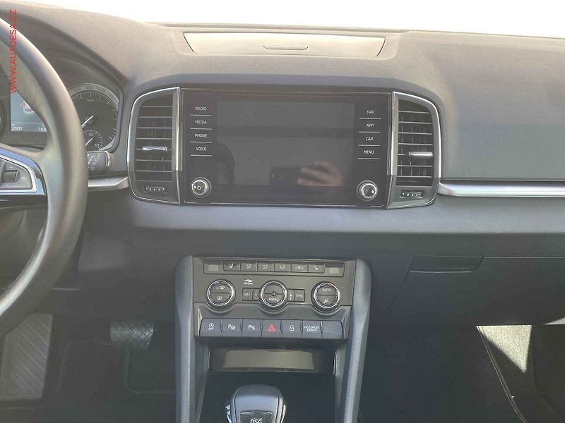 Škoda Karoq (2018) 1.0 TSi, Style, DSG, LED - fotka 12 z 20
